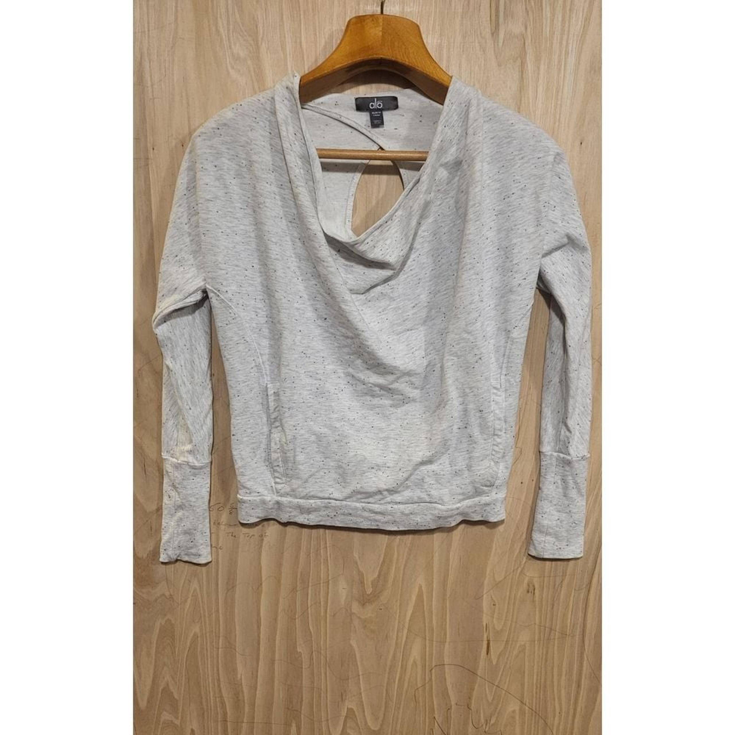 Alo Yoga Womens Longsleeve  Size Small Petit.