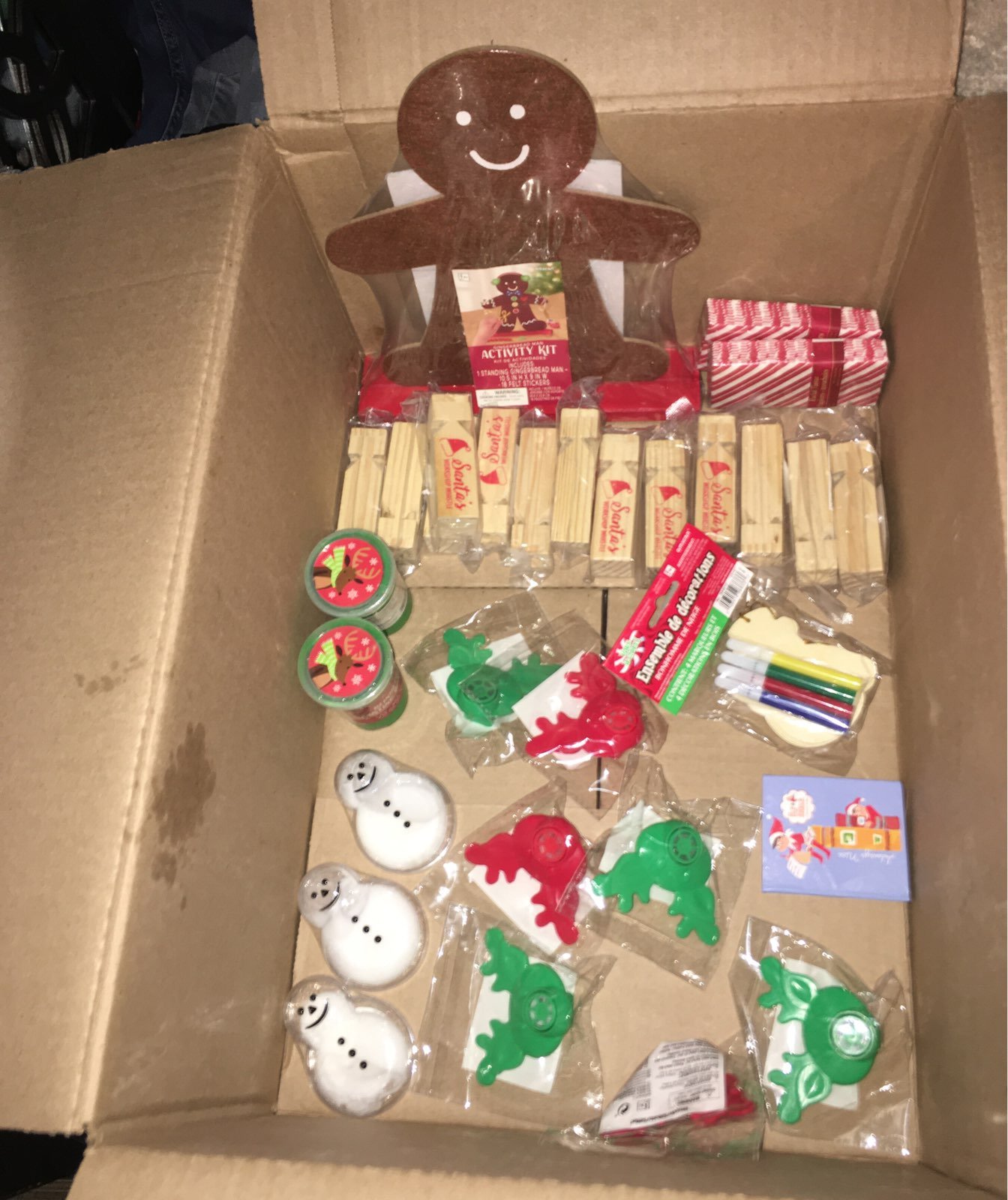 Misc lot of xmas party supplies (deal)