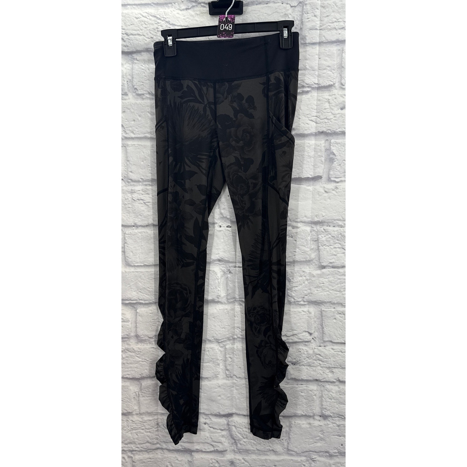 Lululemon Womens Leggings Charcoal and Black Floral 4