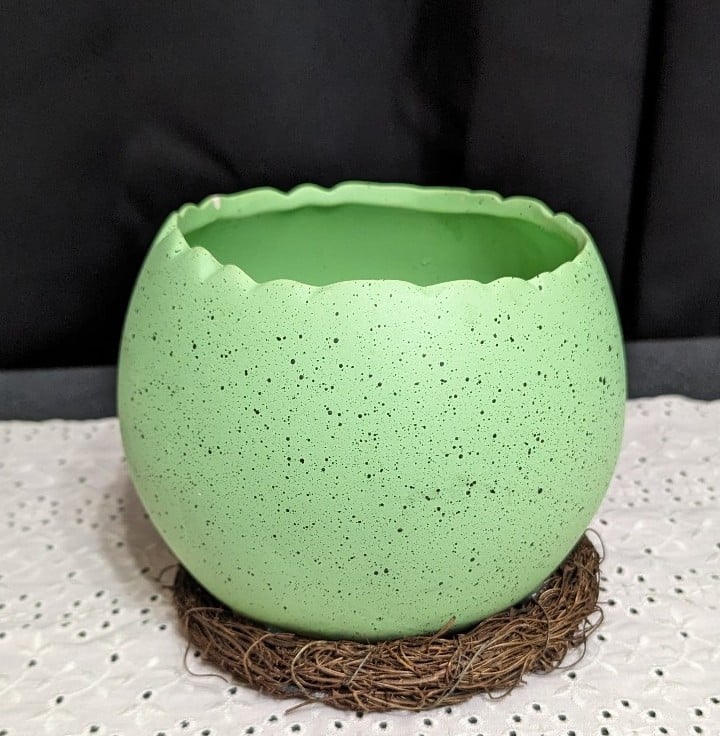 Nest with half of Speckled Egg planter Green 5