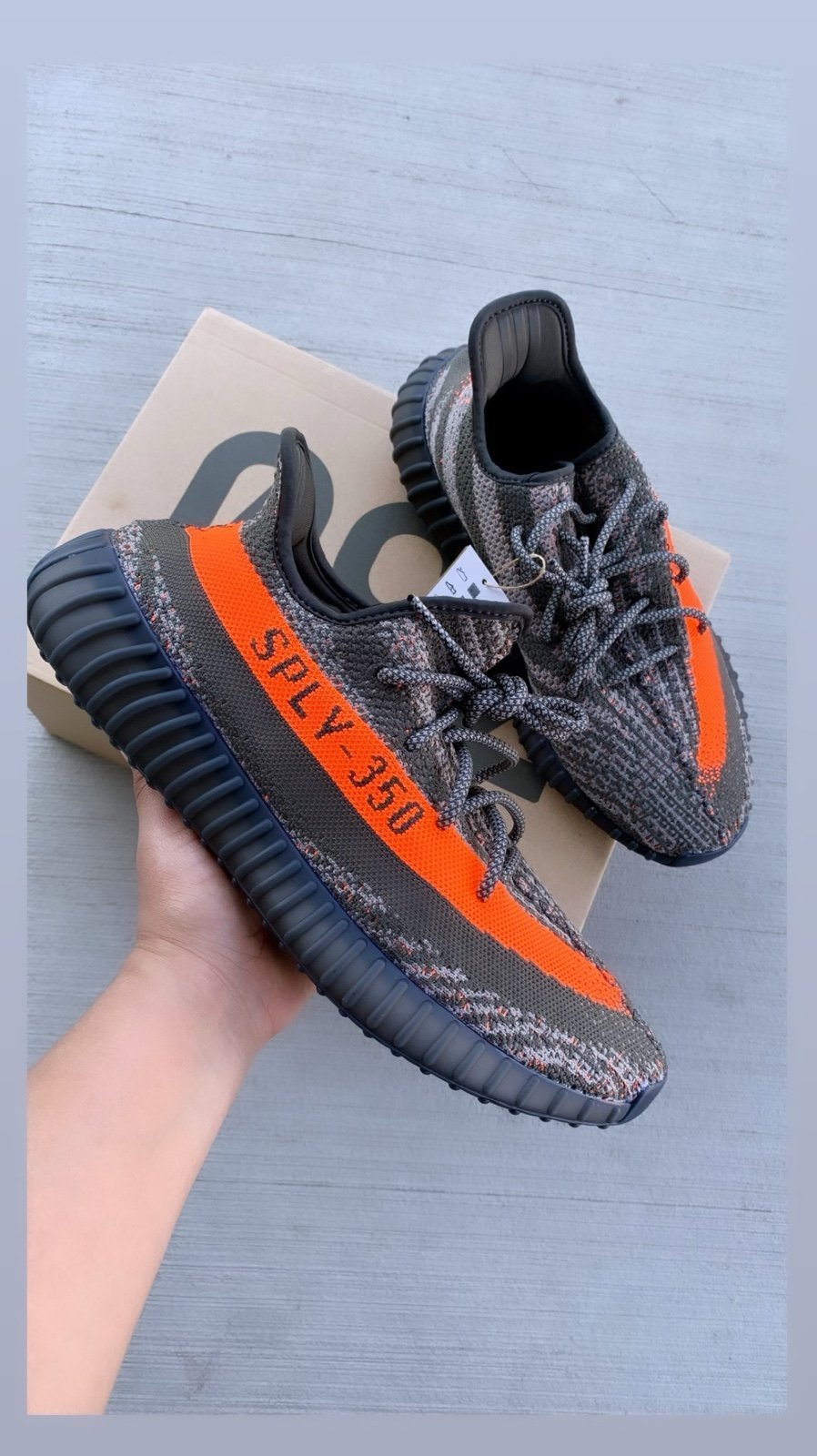 Yeezy 350 V2 “Carbon Beluga” 10.5M