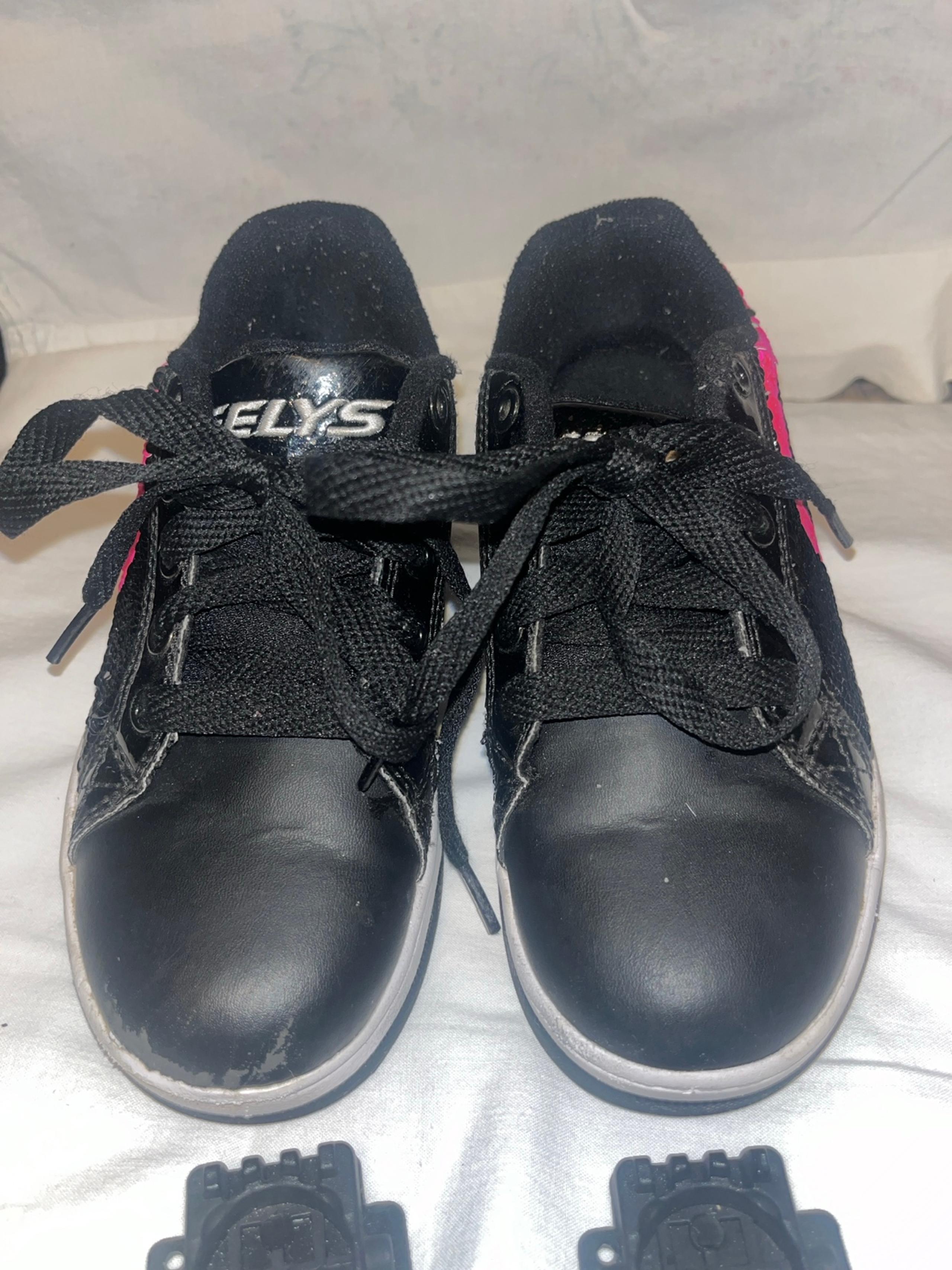 Girls shoes