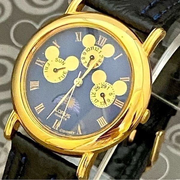 Vintage Disney X Lorus (Seiko) NOS Mickey Mouse Icon Triple Date Watch Sun Moon