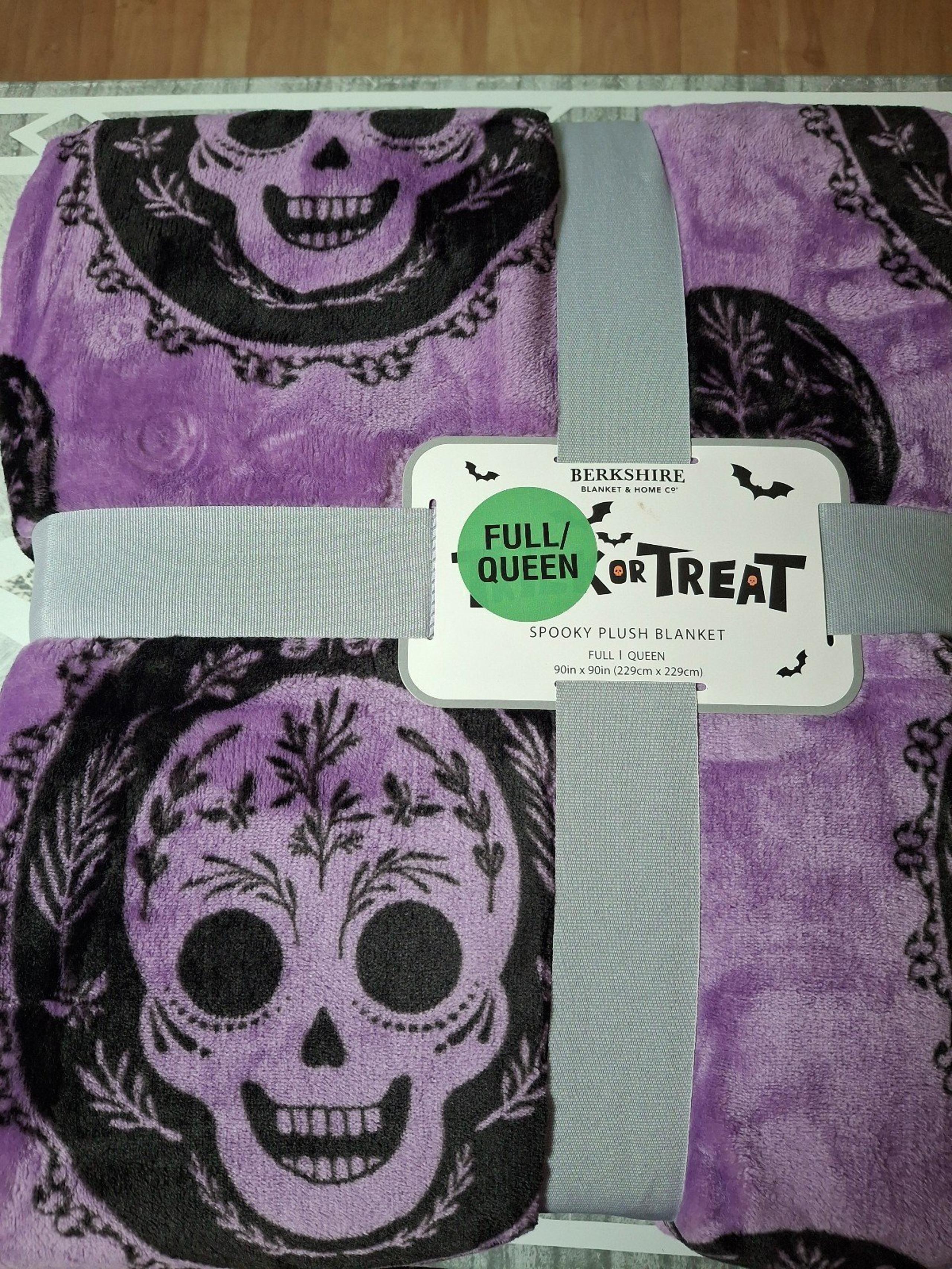 Skull Purple Plush Goth Blanket
