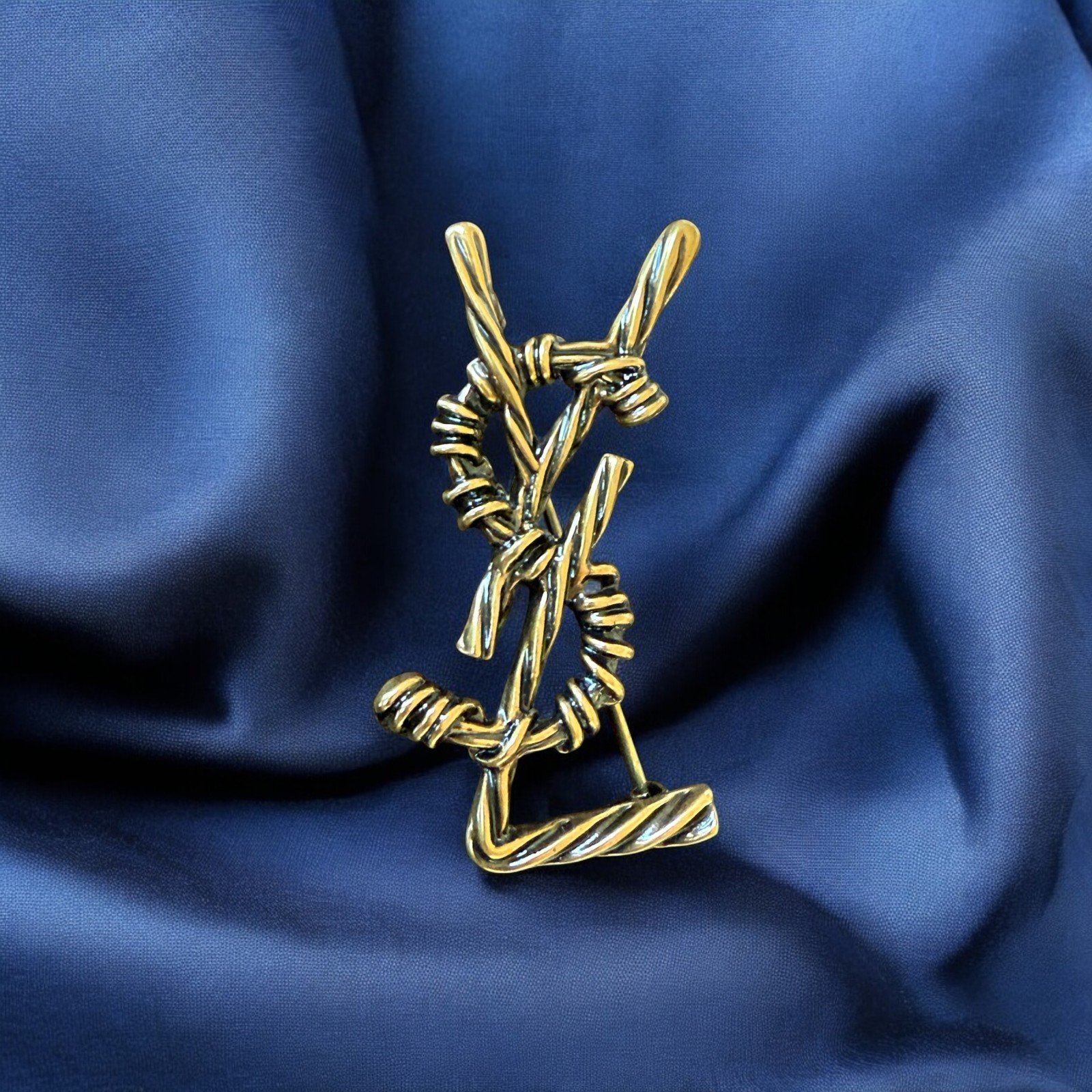 Brooch pin