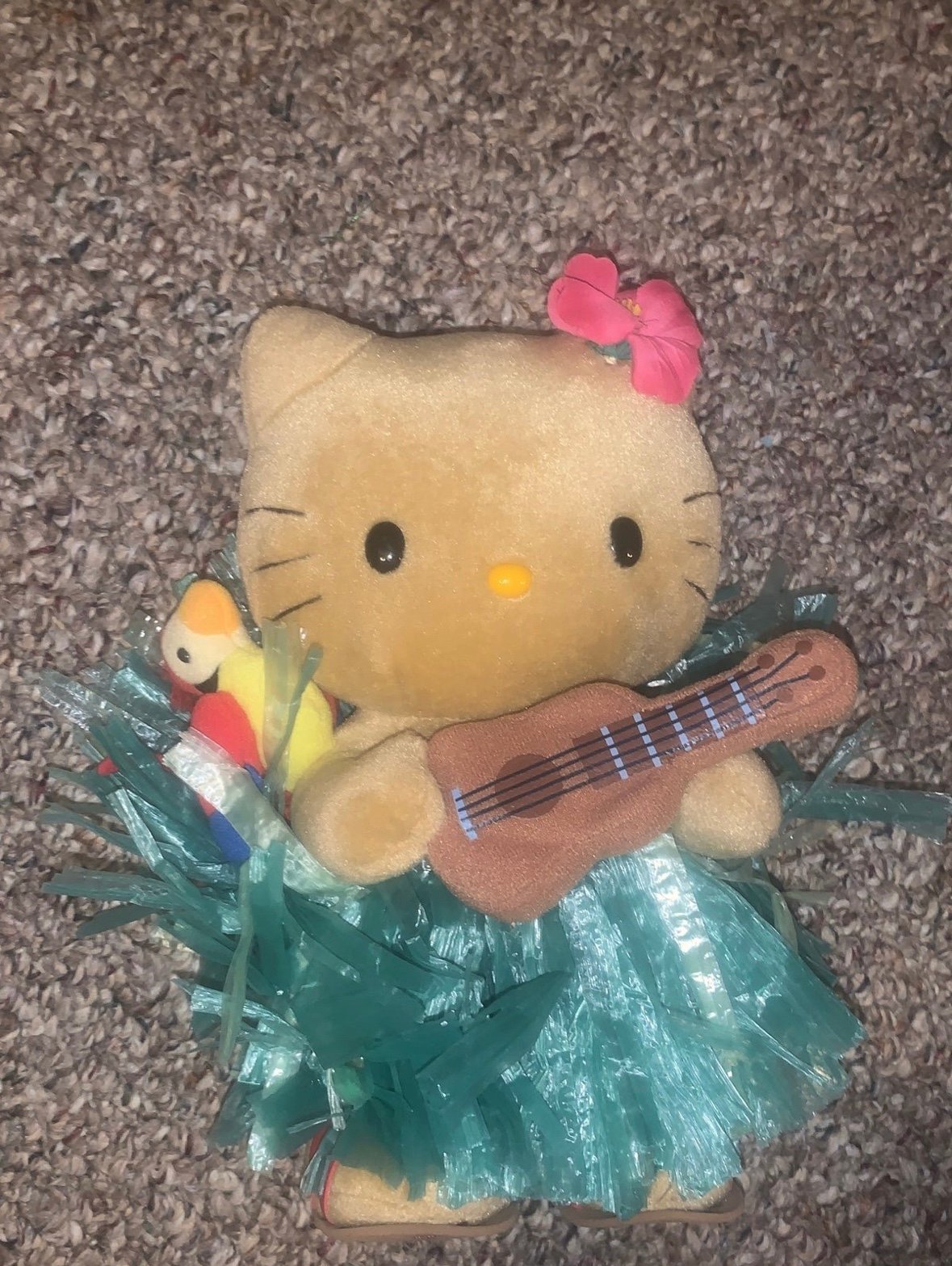Beach Tan Hello Kitty Sanrio Smile Hawaiian Hula Dancer 2002 Parrot Ukulele