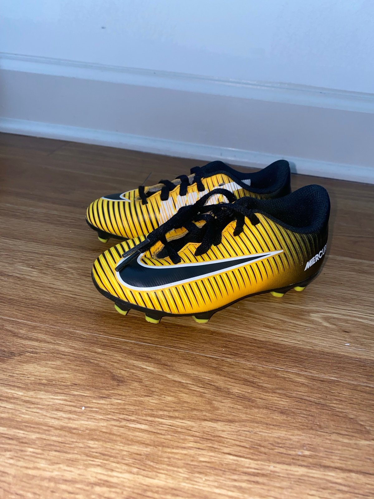 Nike Mercurial Vapor Yellow Black Soccer Shoes Cleats 9c