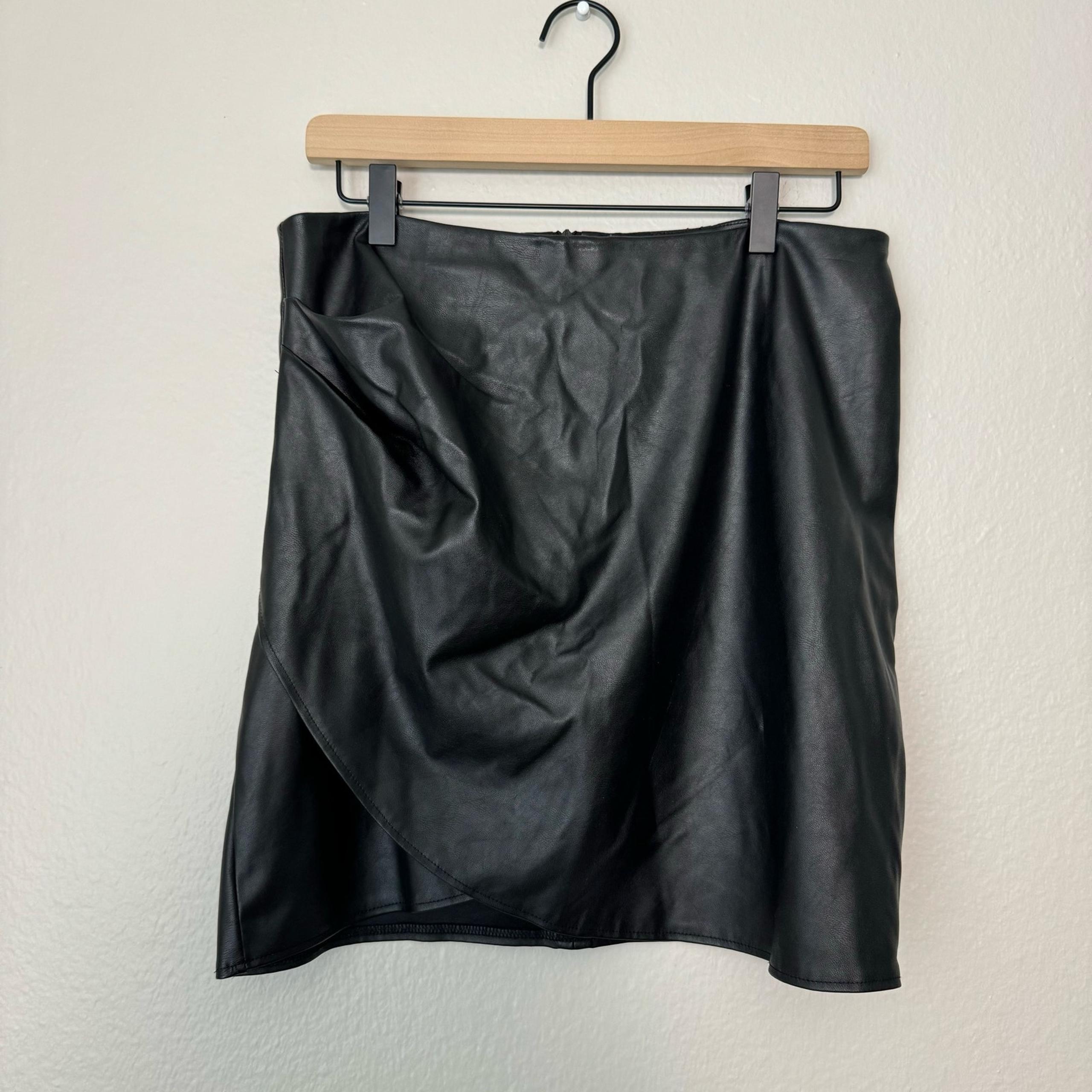 Missguided Women's Black Wrap Mini Skirt Faux Leather A-Line Going Out Size 8
