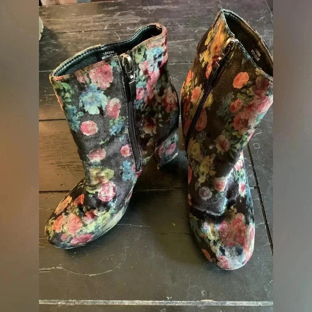 Monique Floral Print Ankle Boots - Trendy & Stylish