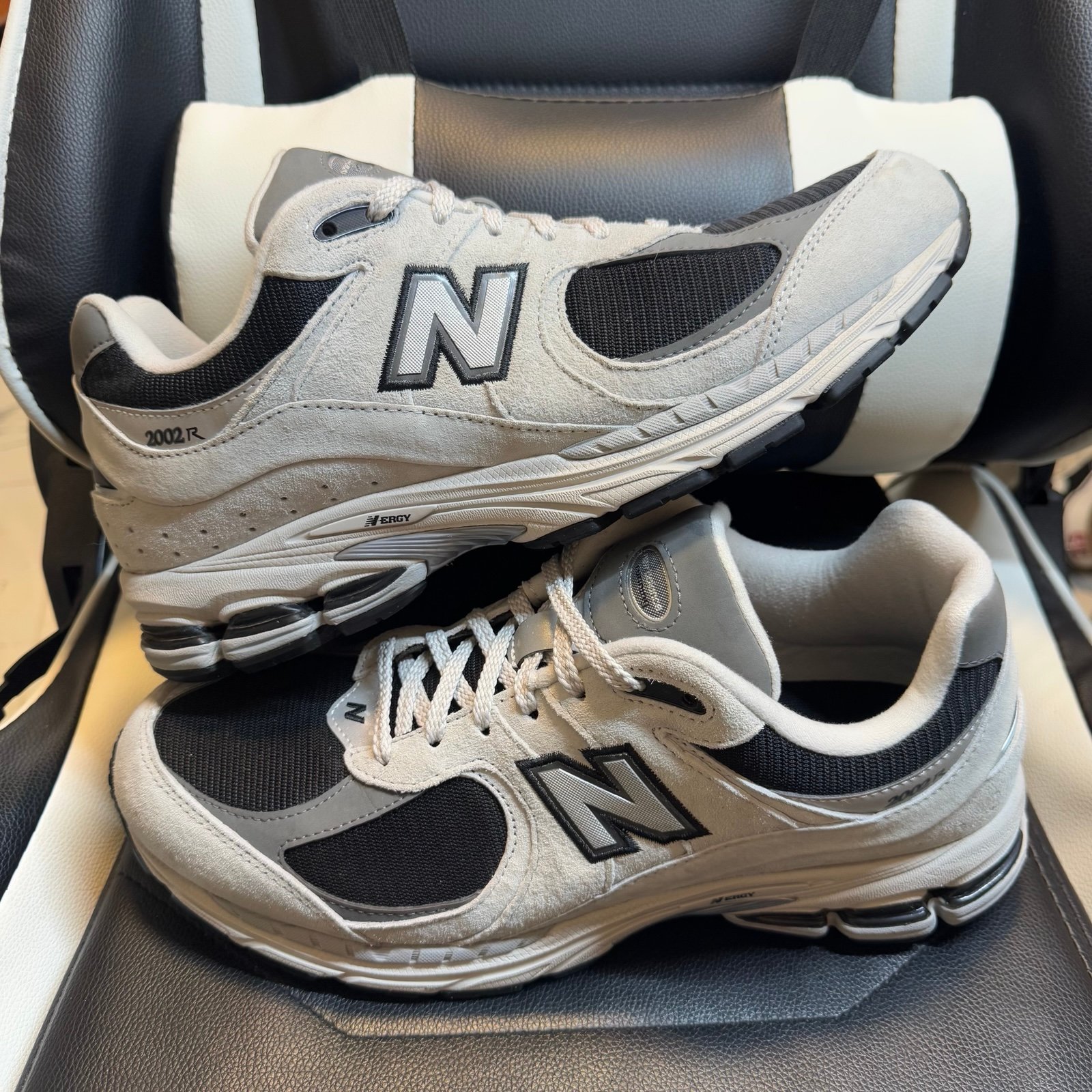 New Balance 2002r grey/black
