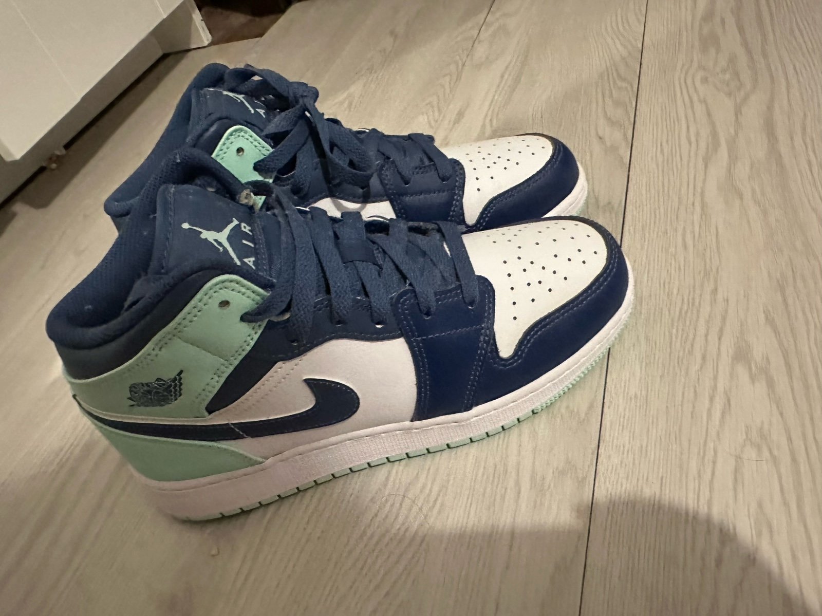 Jordan 1 mid mint blue kids 6 women’s 7.5