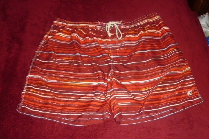 CARIBBEAN JOE MULTI-COLOR SWIMMING TRUNKS. MEN'S SIZE: ( XXL )