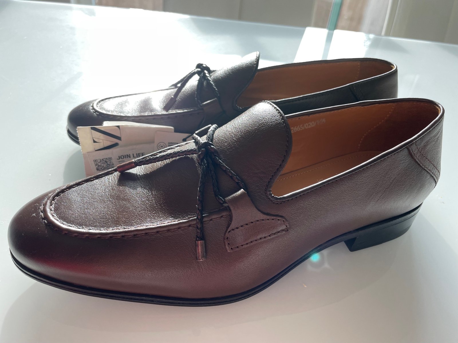 Airfit technical insole made of leather.