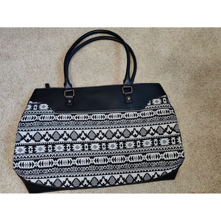 Avon Luggage Tote/Travel Bag/ Signature Collection Aztec Pattern-New