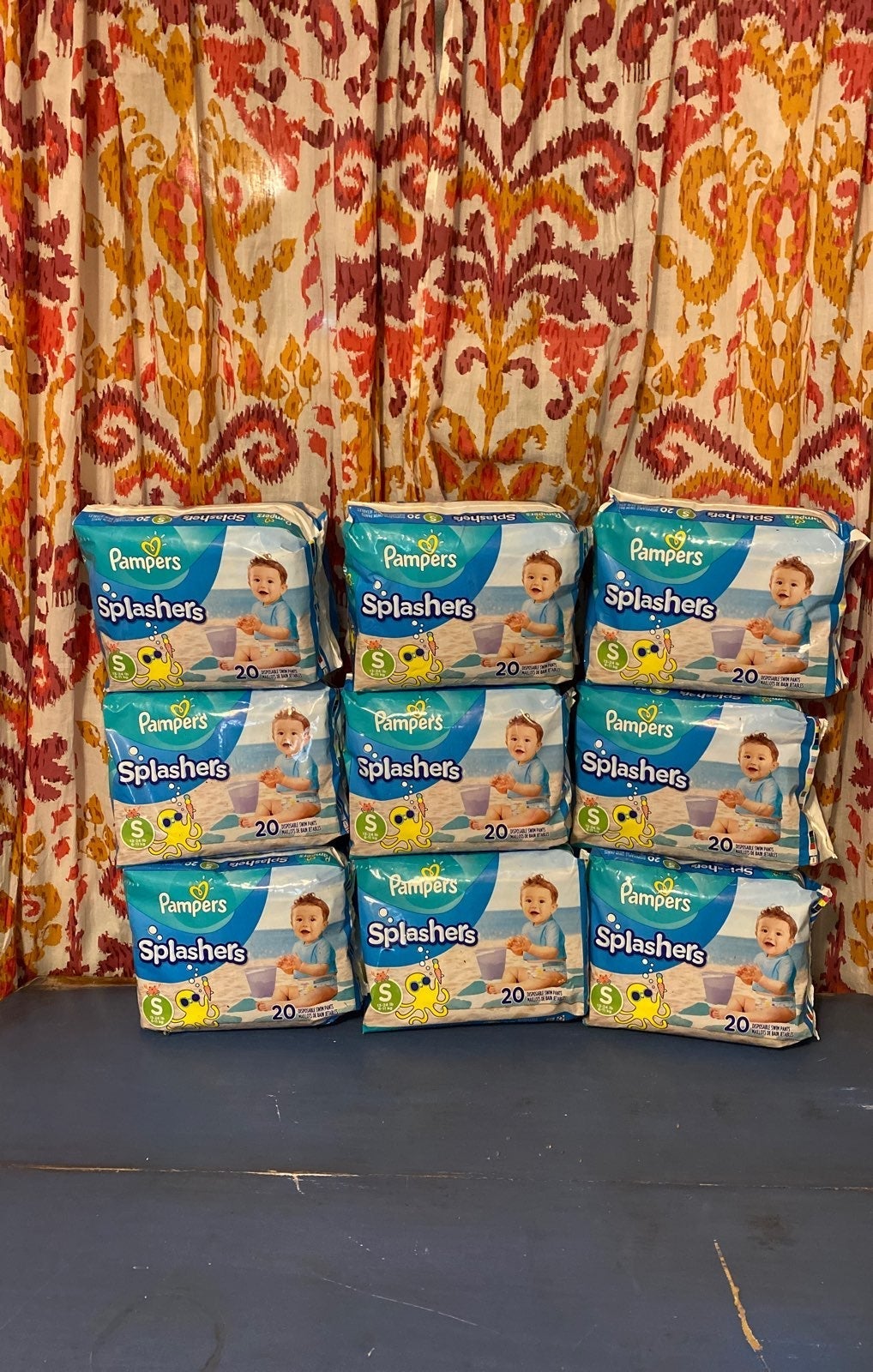 Lot if 9 Pampers Splashers size S