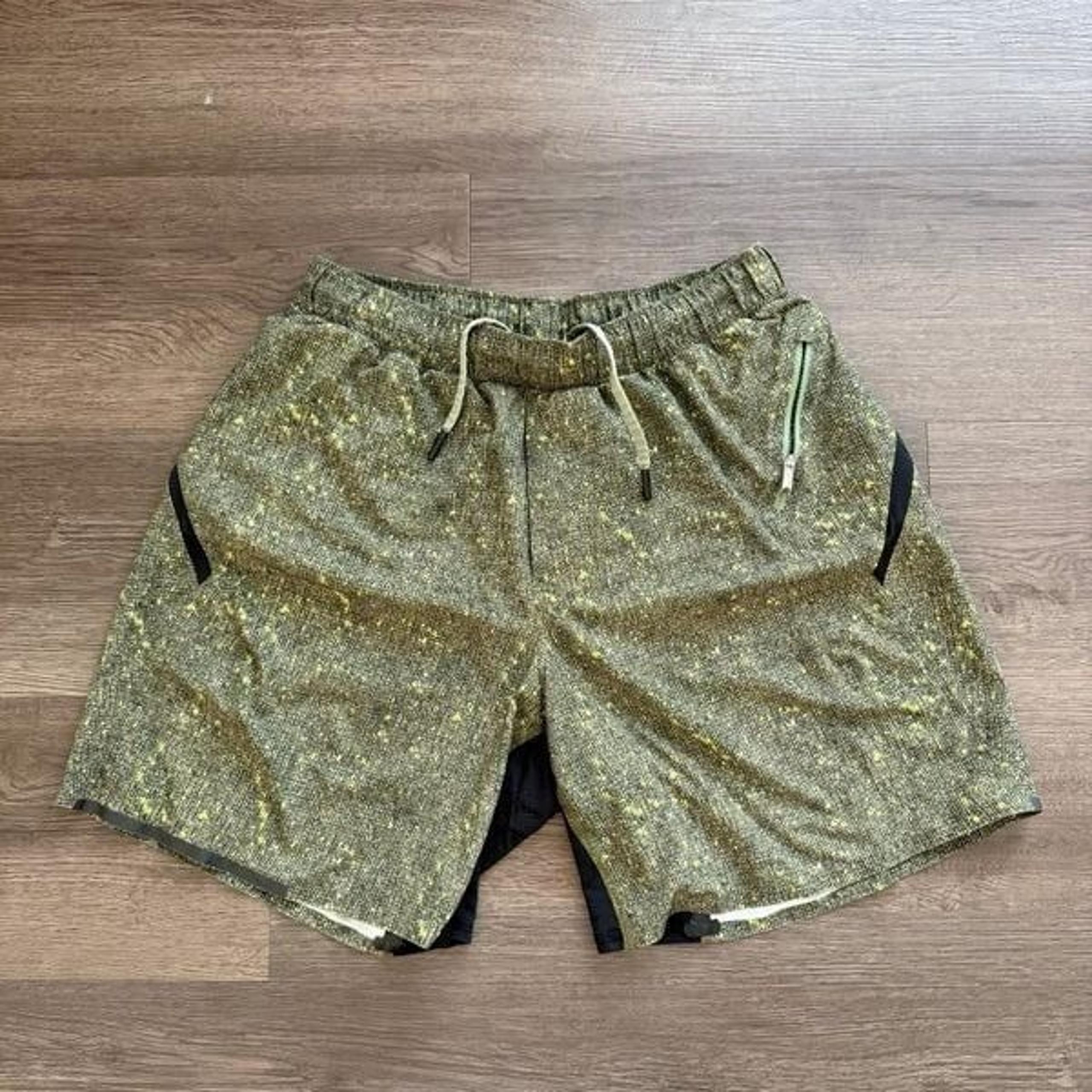 Lululemon Surge Lined Shorts 6” Speckled Green Men’s S Stretch Waist Zip Pockets