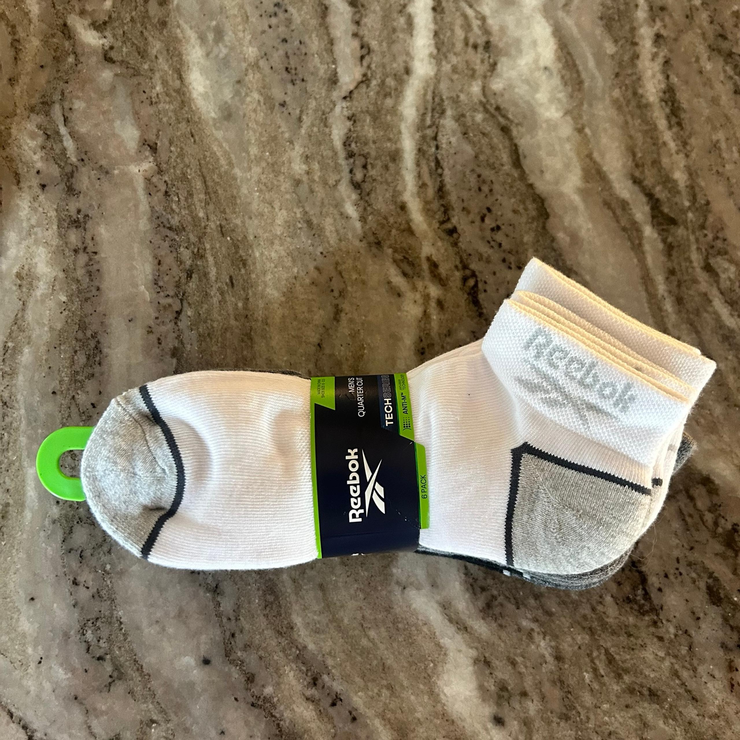 Reebok Men’s Quarter Cut Socks Tech Series  Size 6-12.5