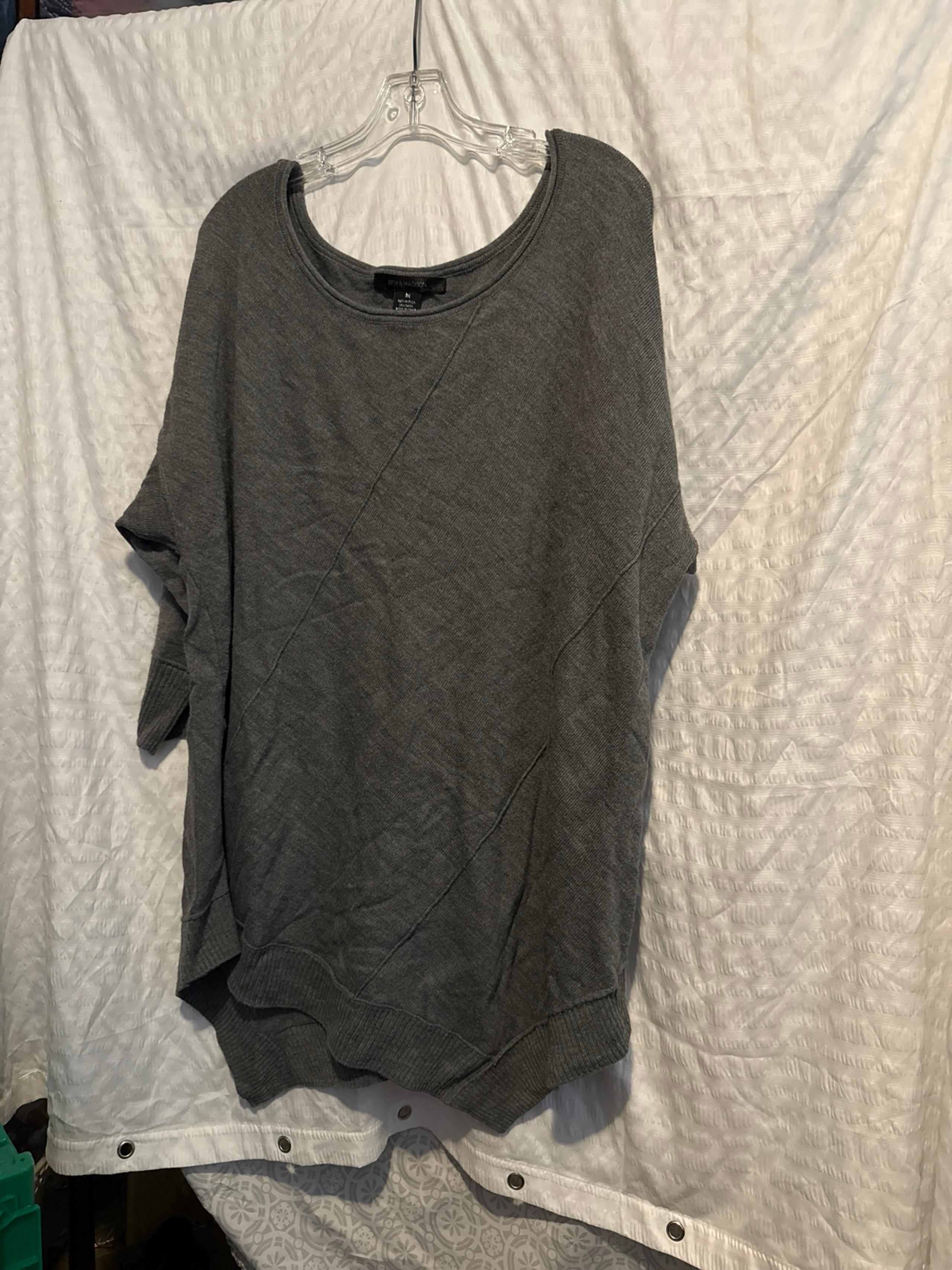 3 xl gray long sweater - 89th & Madison