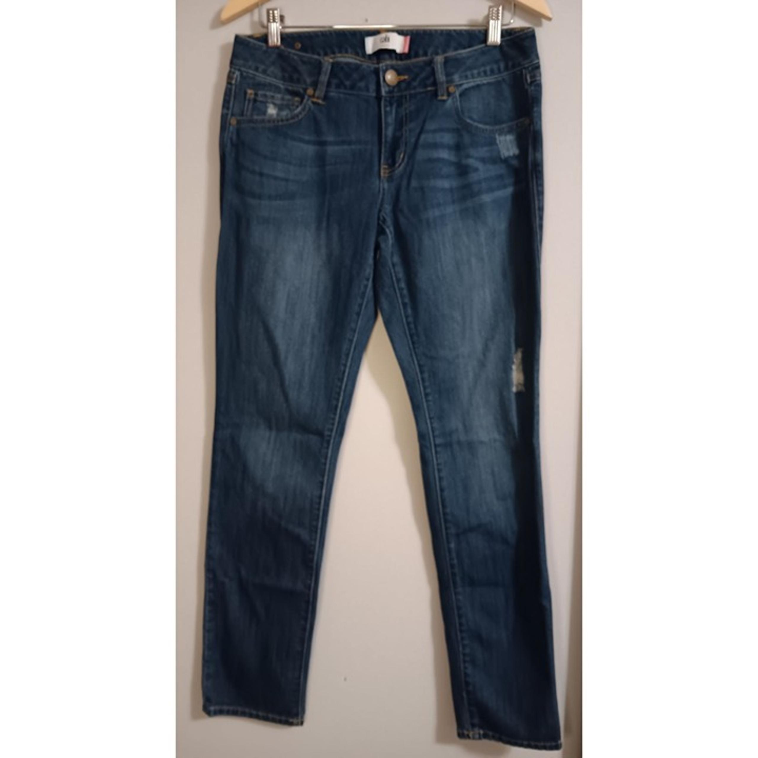 Cabi 6 Dark Wash Slim Boyfriend Distressed Denim Stretch Casual Outdoor Jeans