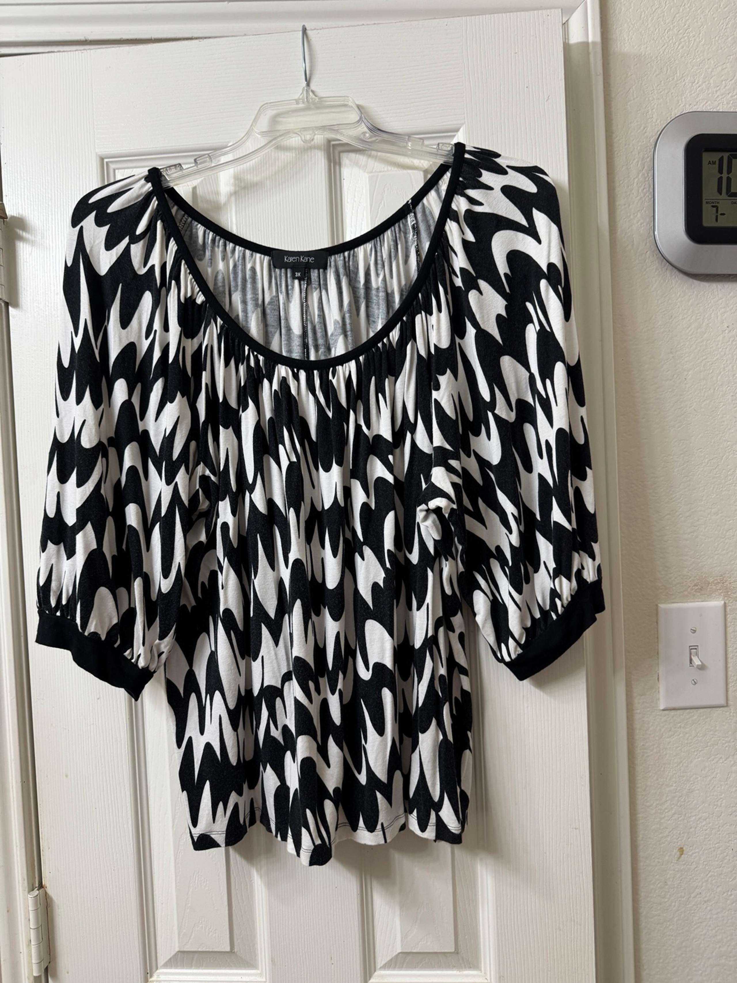 Karen Kane plus size 3X black and white blouse. In excellent preowned condition