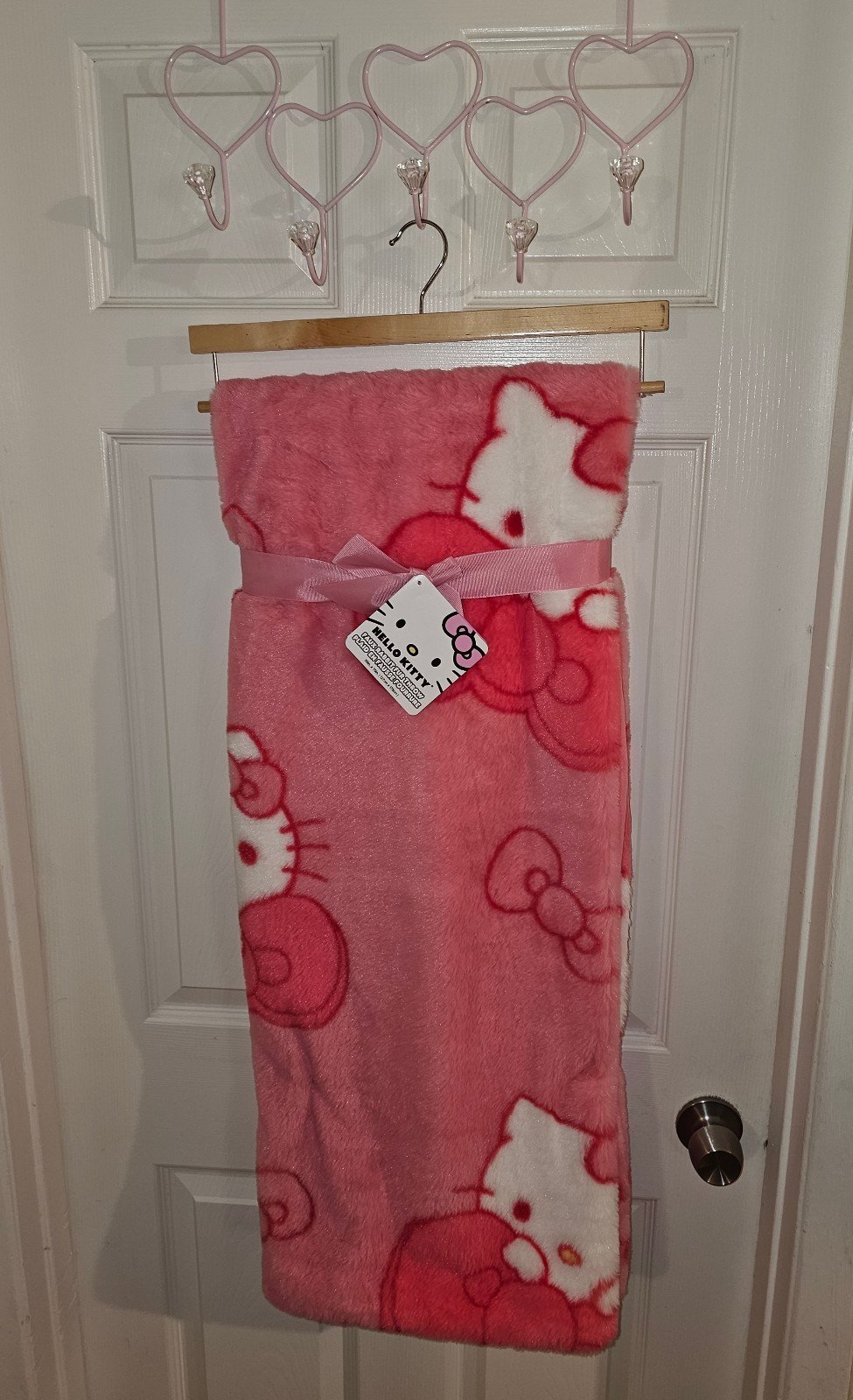 Viral Hello Kitty Bow Blanket