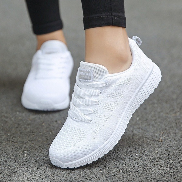 New stylish walking shoes for women