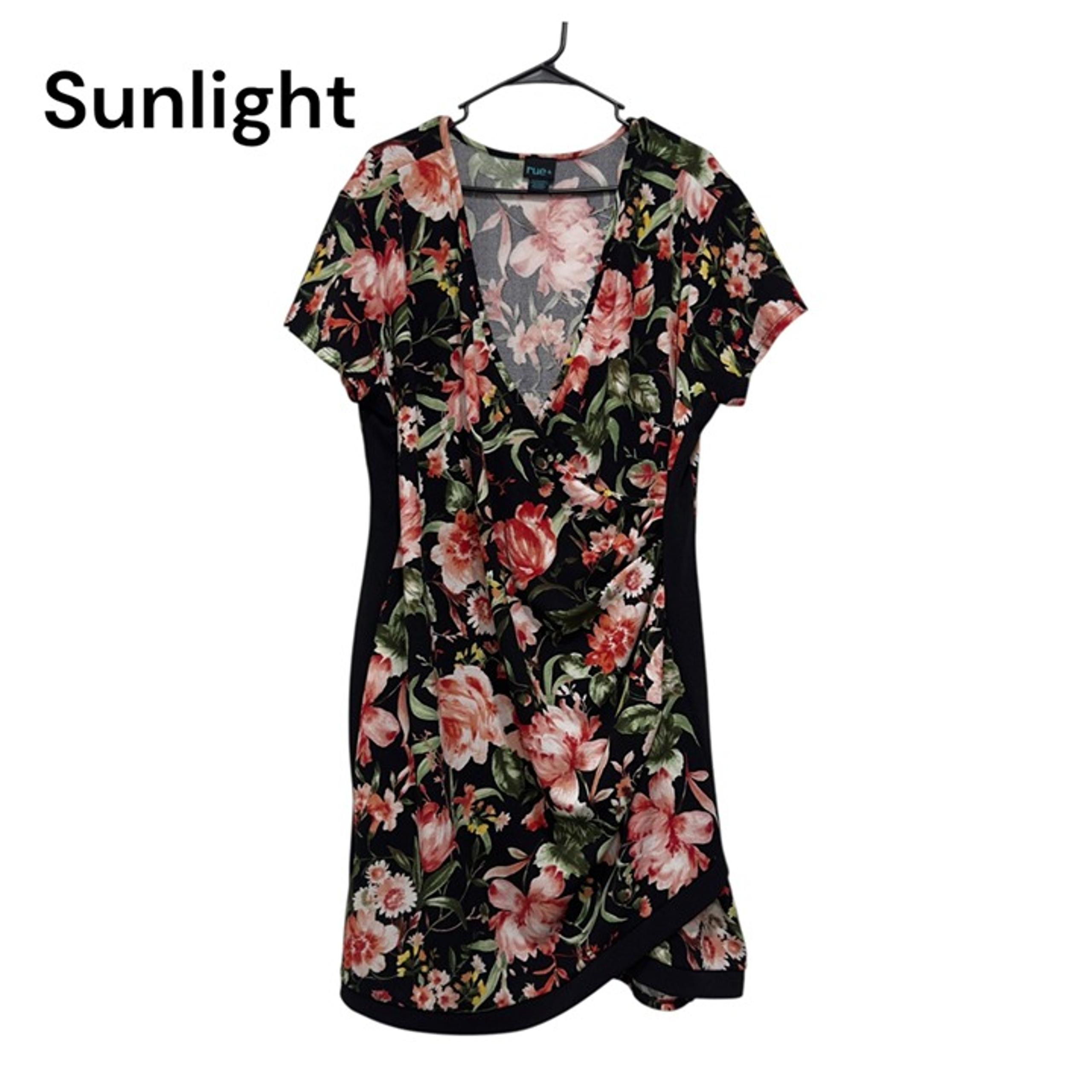 Rue+ Womens Floral Wrap Style Dress 4X Short Sleeve Black & Multicolor Stretch