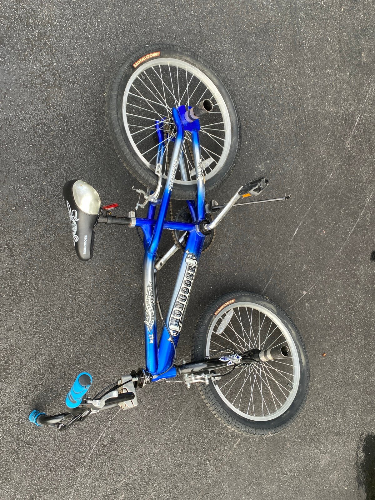 Mongoose bike free style blue 20