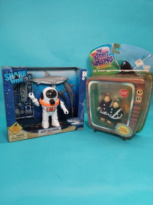 Cling & Clang / Shark Week Figures