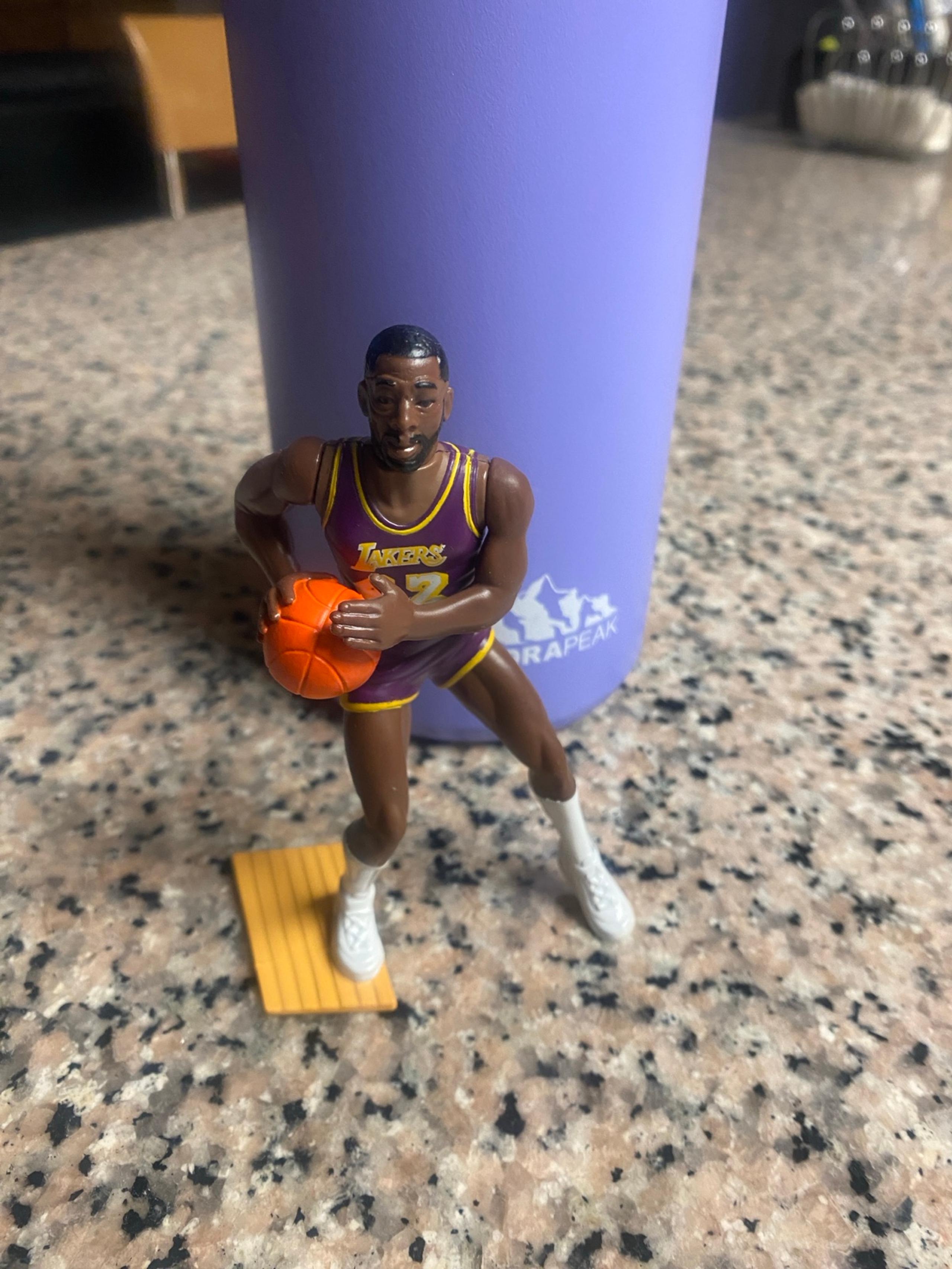 Figure James Worthy First Line Up - Kenner