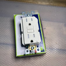 Slim temper resistant gfci outlet Levinton