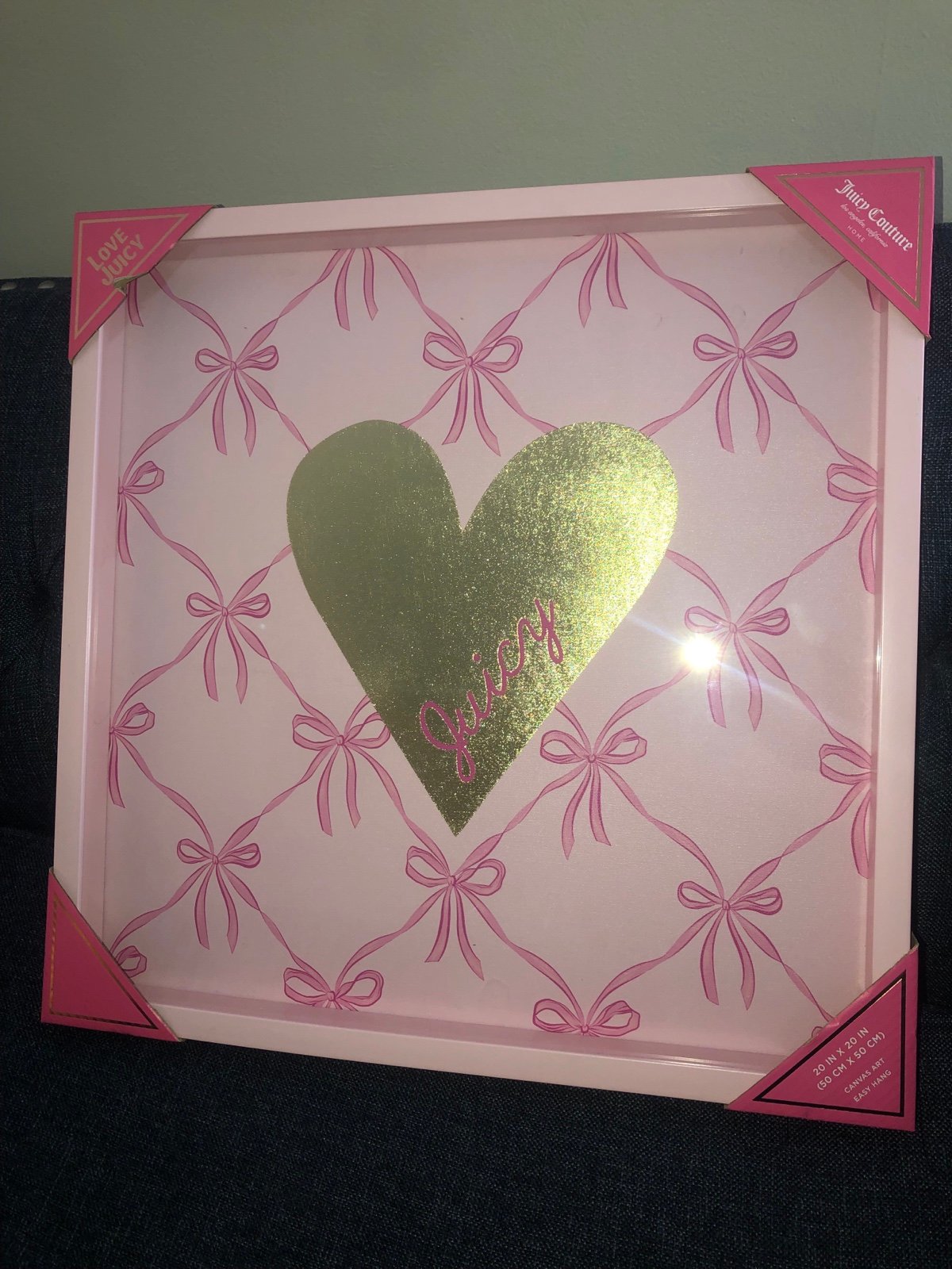 ❌ juicy couture pink bow & gold heart framed ( pink ) wall art