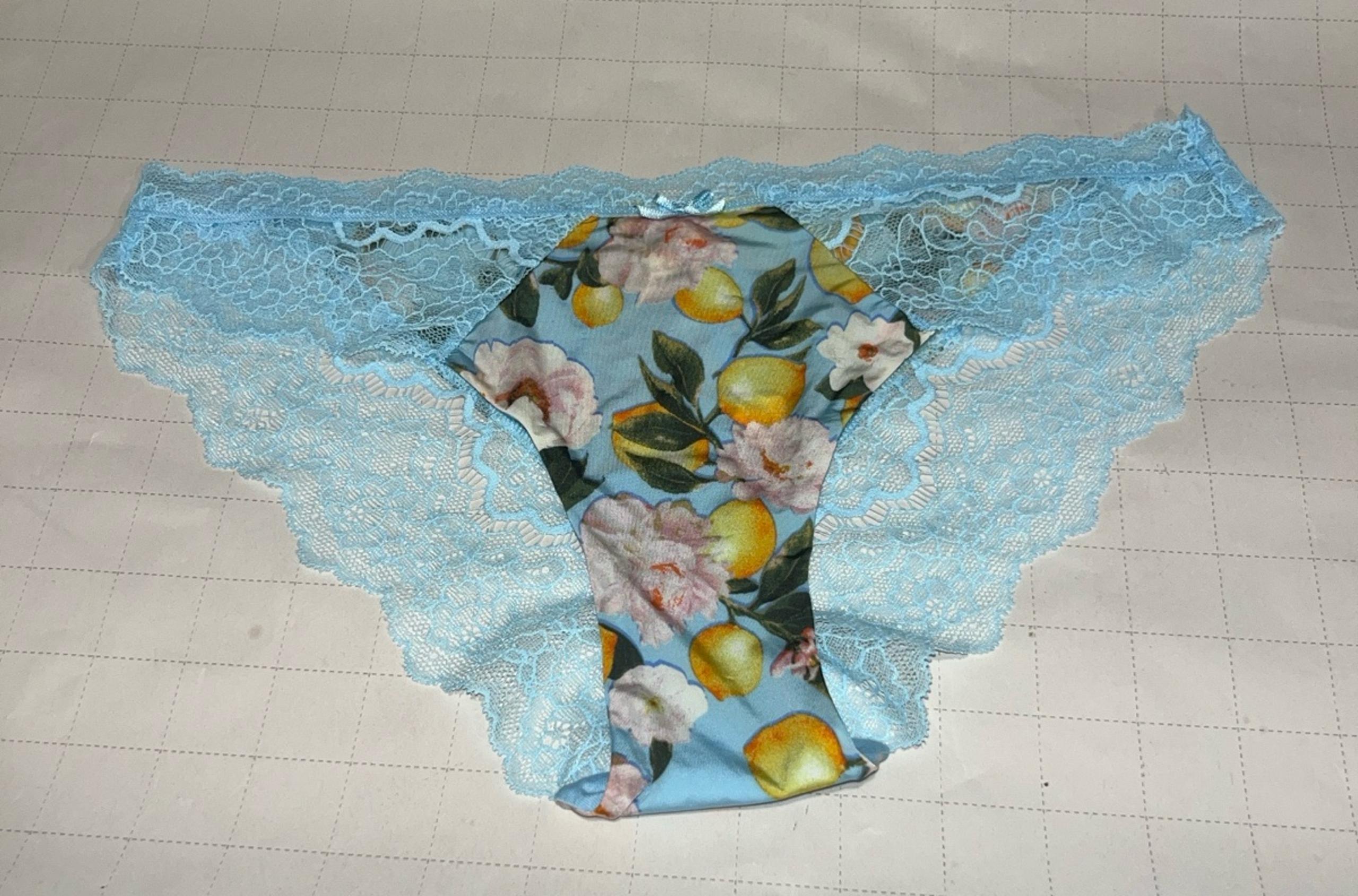Victoria’s Secret Cheekini Panty (M)!