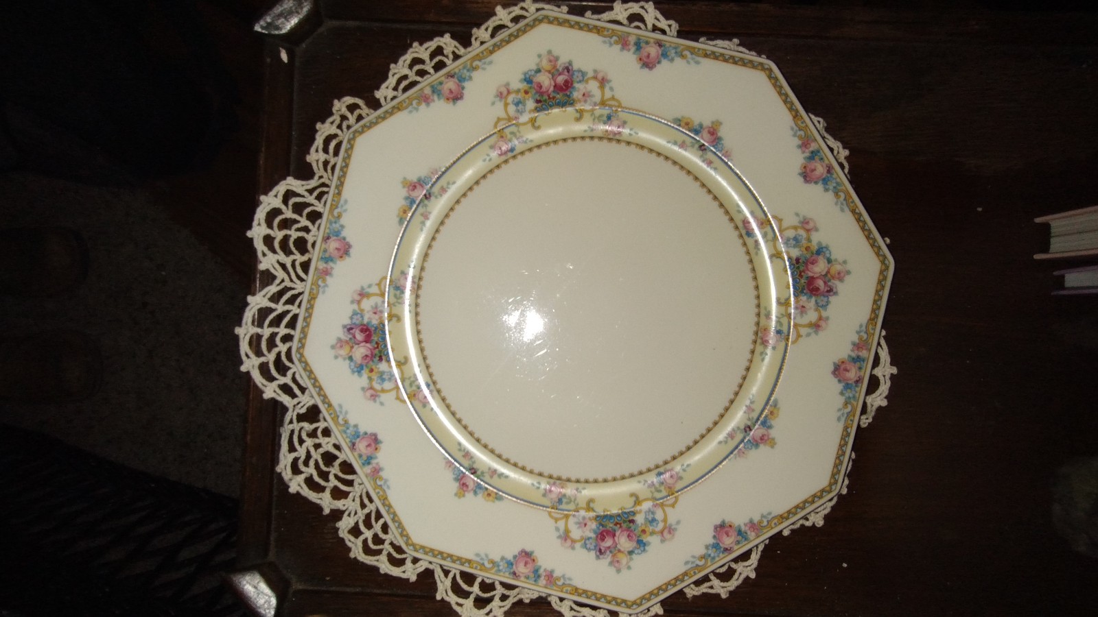 Thomas ivory antique plate