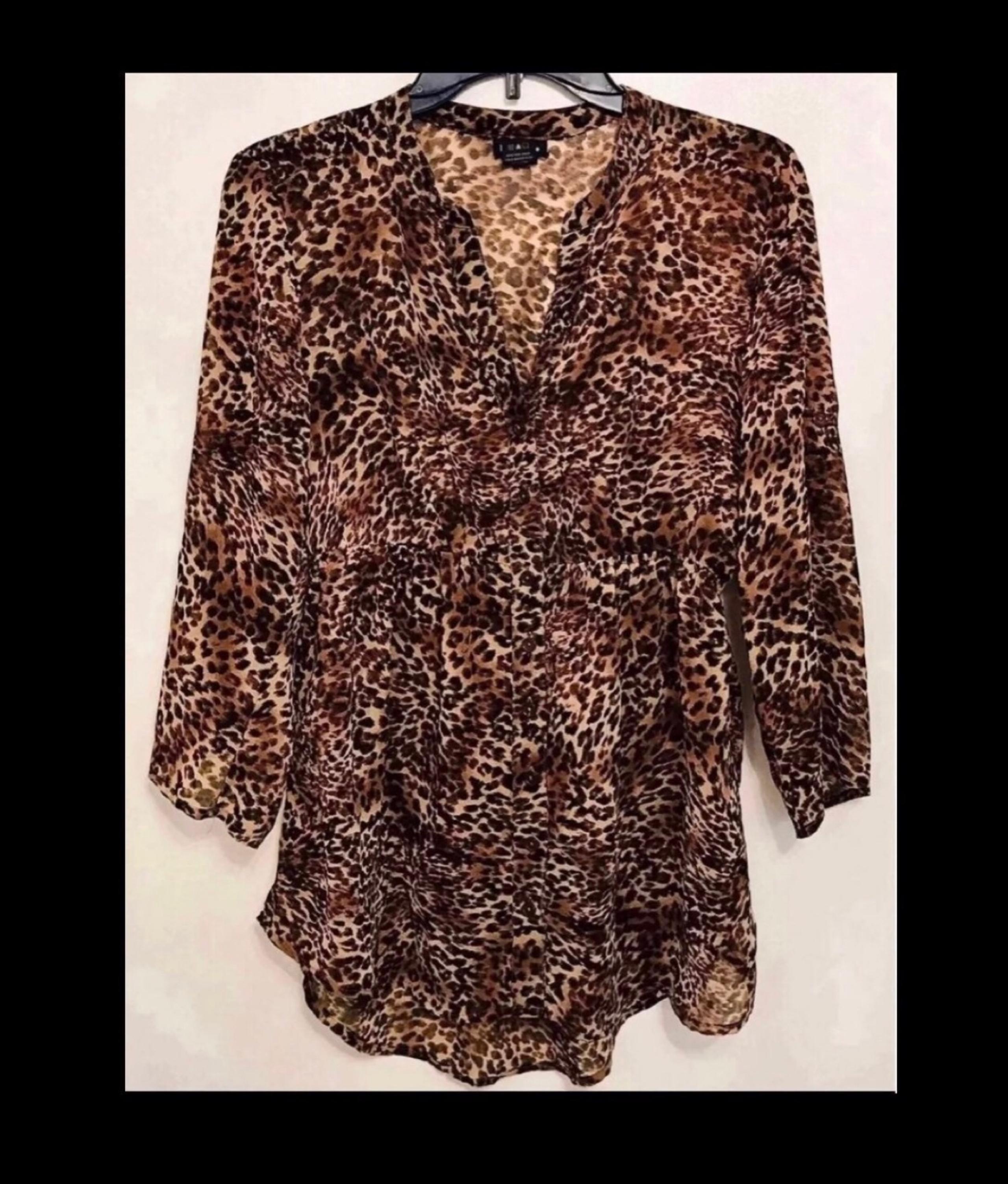Women’s Leopard Print V-Neck/Button Down Shirt