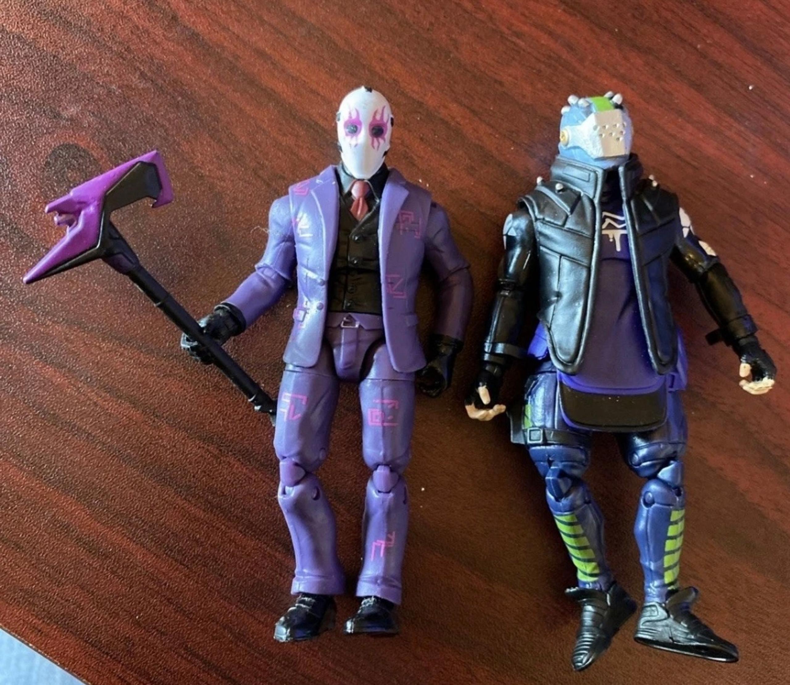 Fortnite Series Dark Wild Card w/ Weapon  & Joy Ride Whiplash 3.75 Action Figure