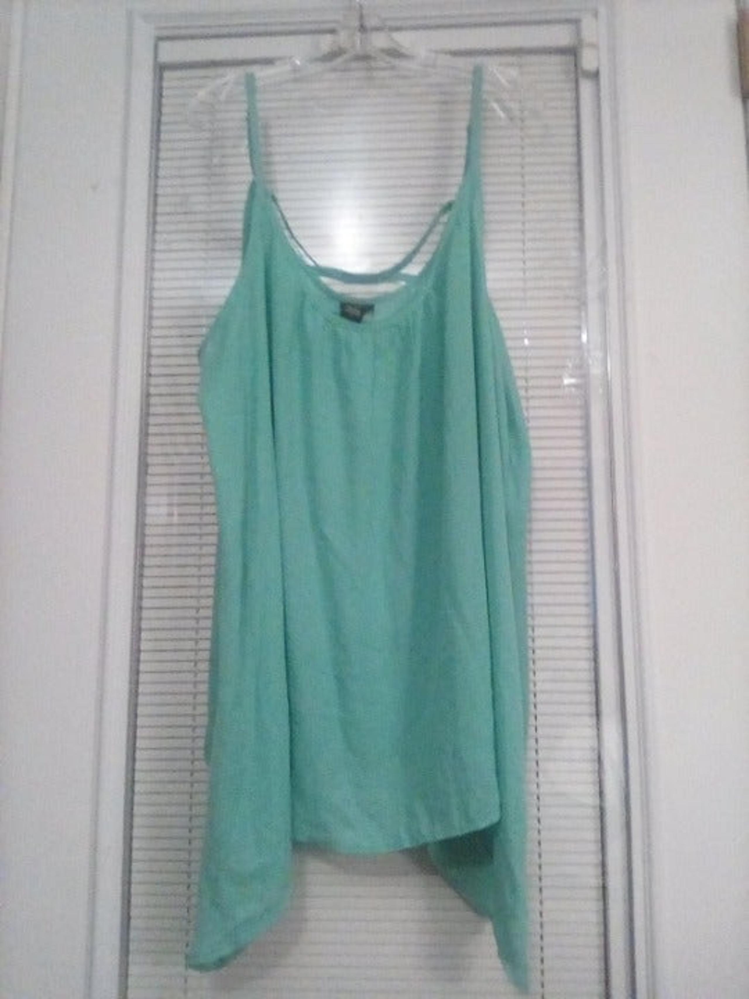 NWT TORRID PLUS SZ 4 GREEN CRIS-CROSS