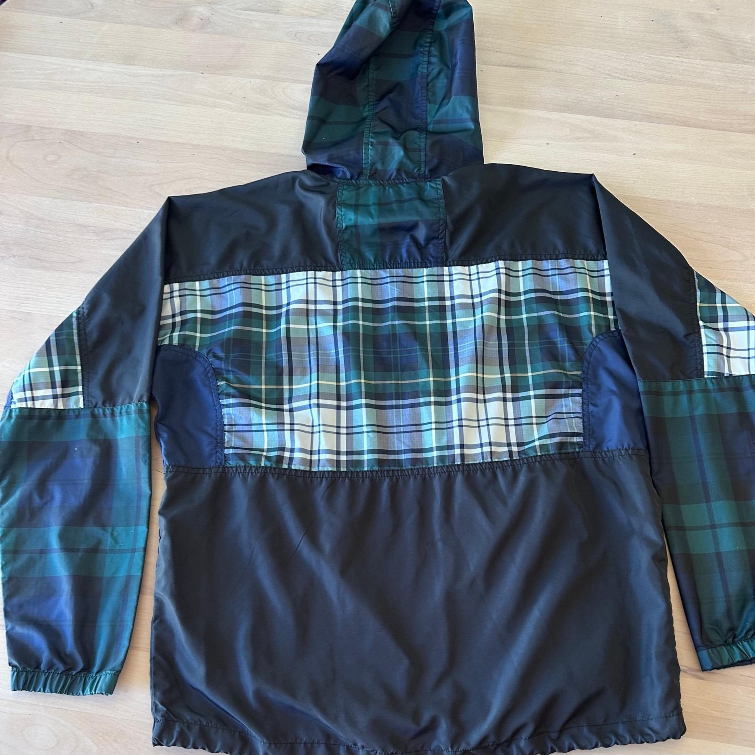 Urban Outfitters men's hooded windbreaker medium