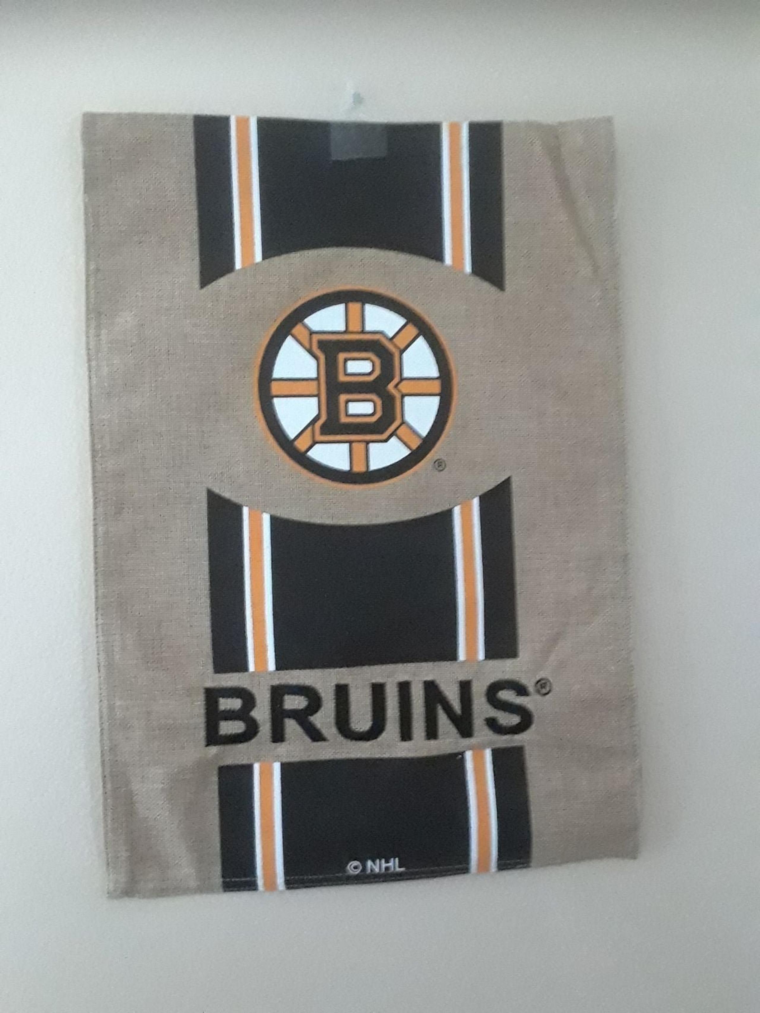 Bruins sign