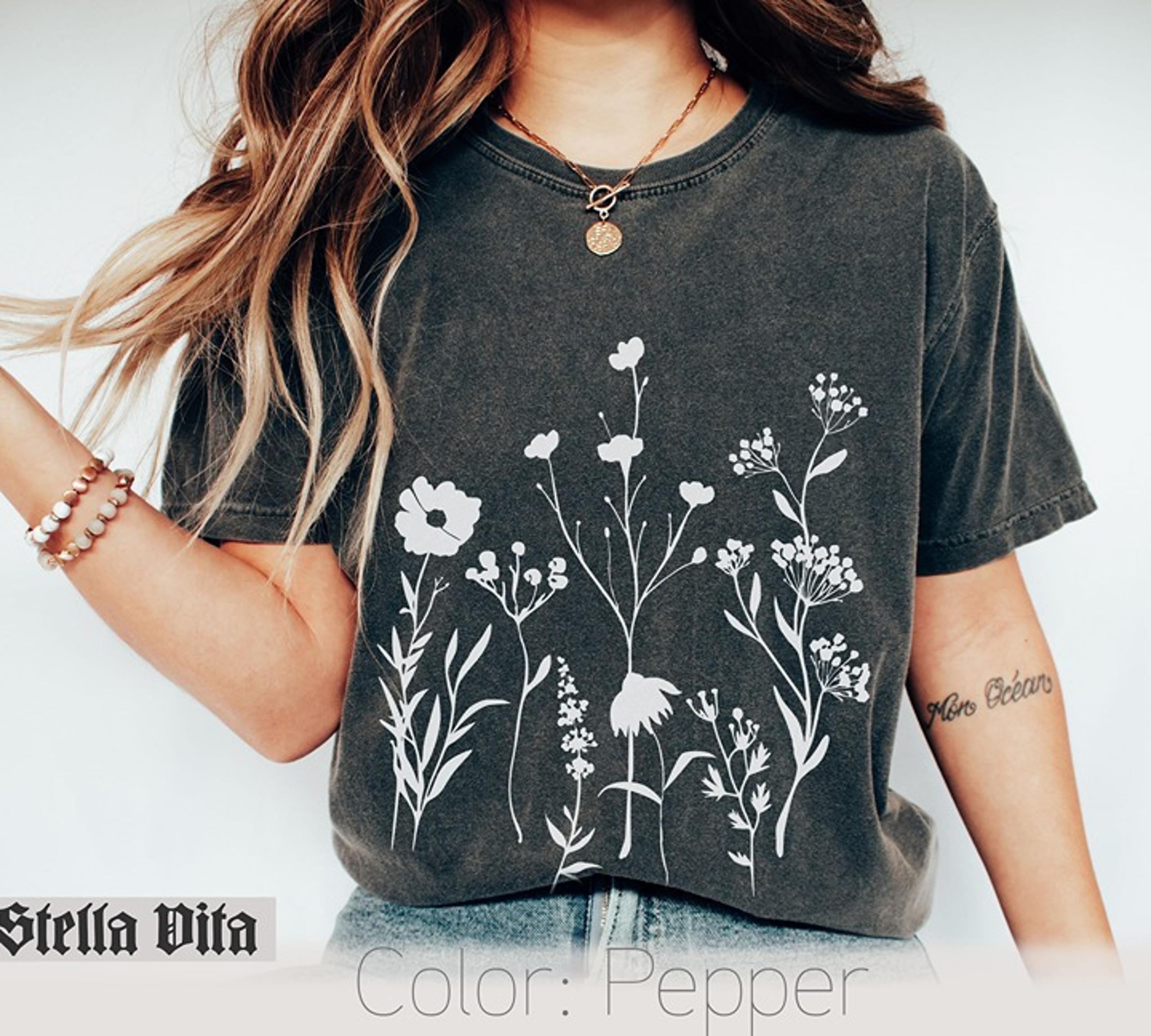 Minimalist Floral Shirt, Colors Tee, White Neg Space Flower Tshirt, Wildflower S