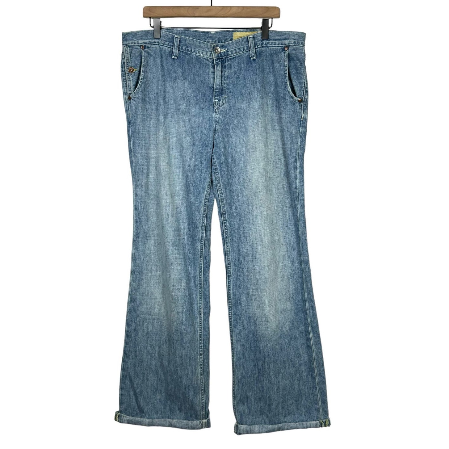 Levi’s LONG Limited Edition Wide Leg Rolled Hem Medium Wash 100% Cotton Jeans