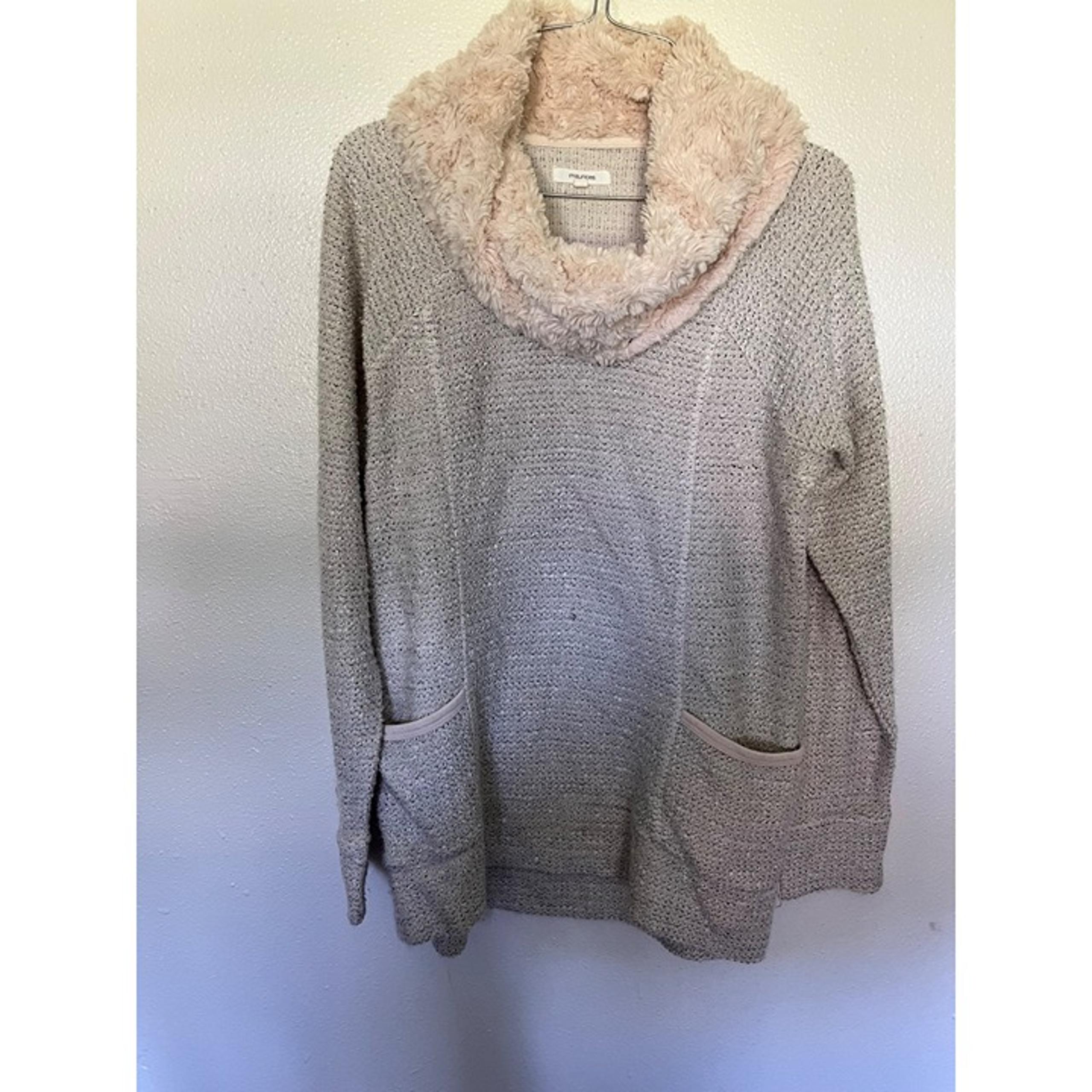 Maurices Sweater Tan Gray with Tan Faux Fur Neck Pockets Womans L