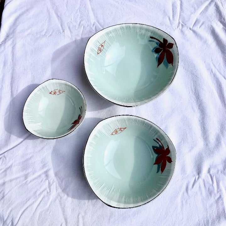 Japanese Porcelain Bowls Set of 3 Serving Bowls handpainted