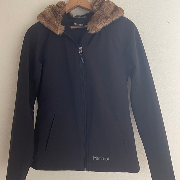 MARMOT Black Lined Zip Jacket with Faux Fur Collar is New w/o Tags! Size MEDIUM