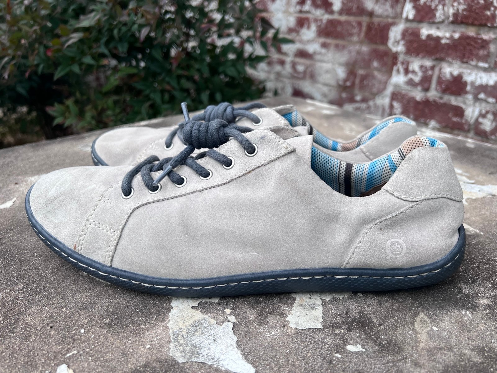 Born H09501 Mens US 11 M Stone Suede Leather Lace-Up Round Toe Oxford Shoes