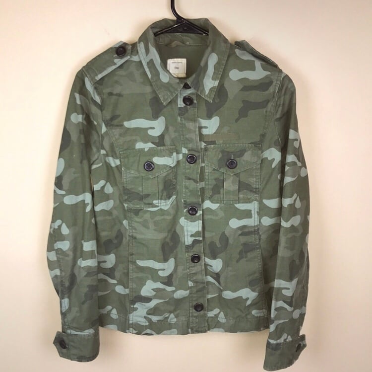 GAP Women’s Camoflauge Print Military Style Button-Up Jacket