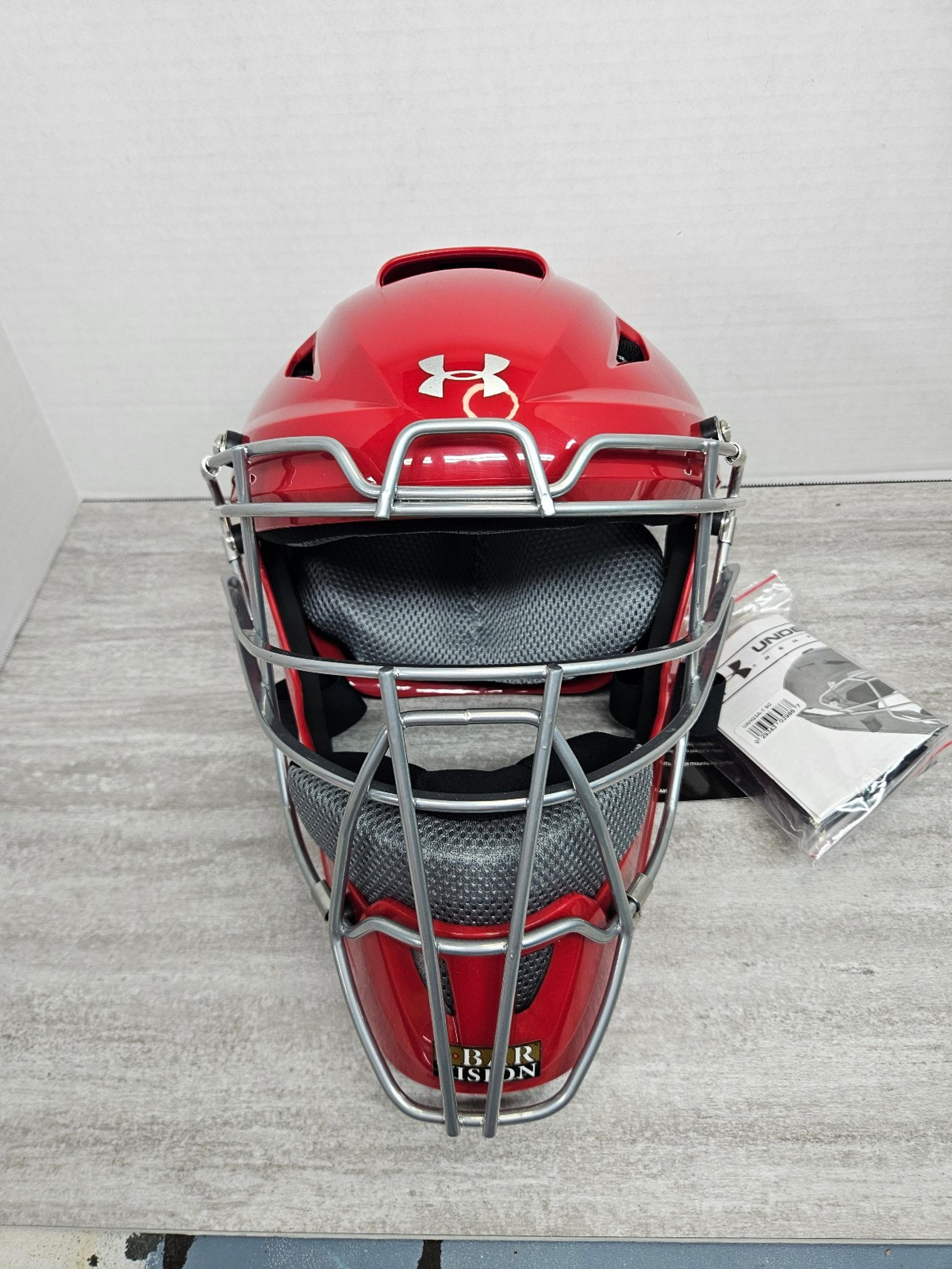 Under Armour Converge Solid Adult Baseball/Softball Catcher's Helmet Size 7-7.5