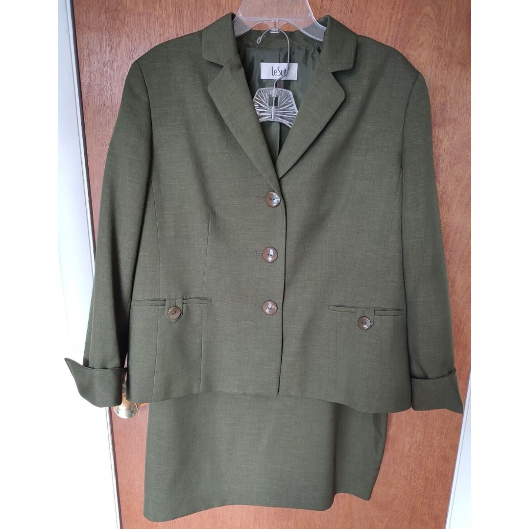Le Suit sz 18 2-piece olive green skirt suit 3-button blazer buttoned pockets