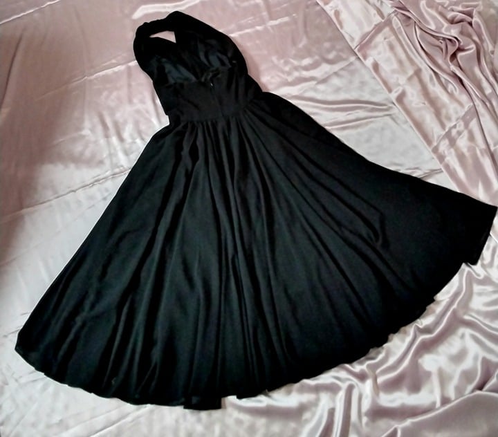 VTG 100% Silk Chiffon Georgette Maxi Lined Halter Black Swing Dress Size 10