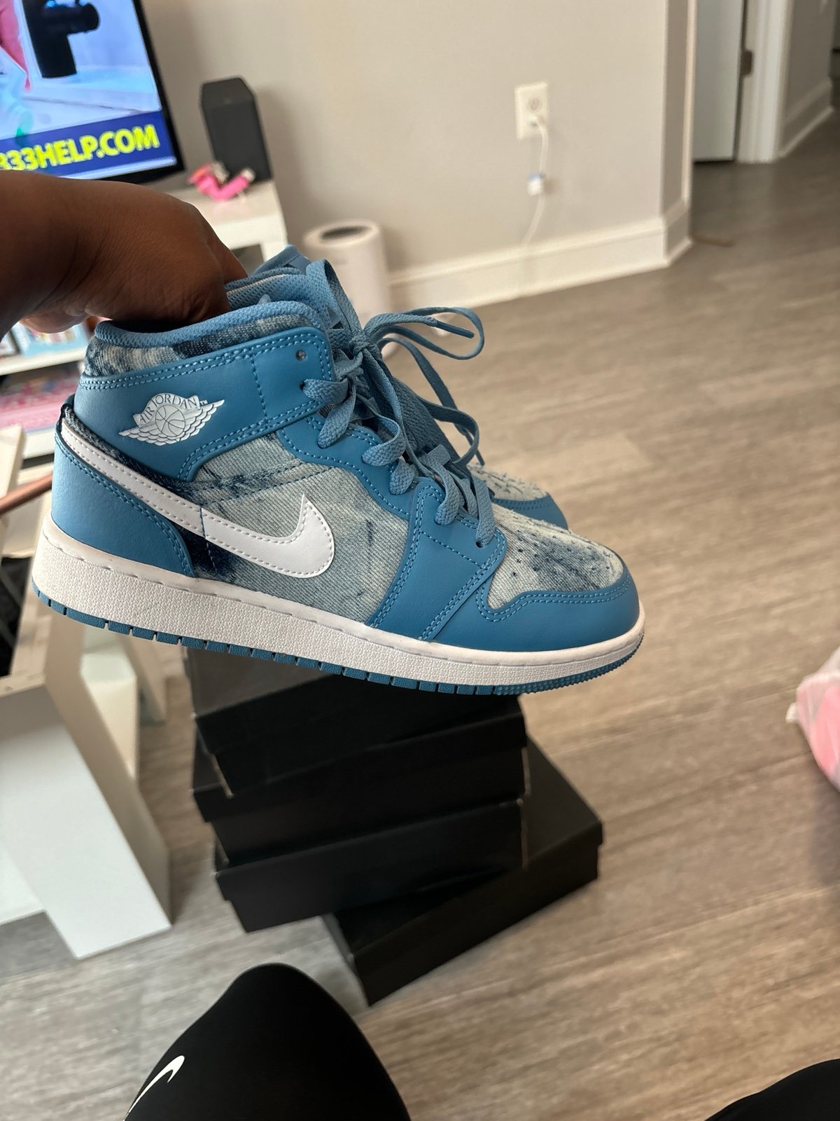Nike Air Jordan 1 Mid Shoes